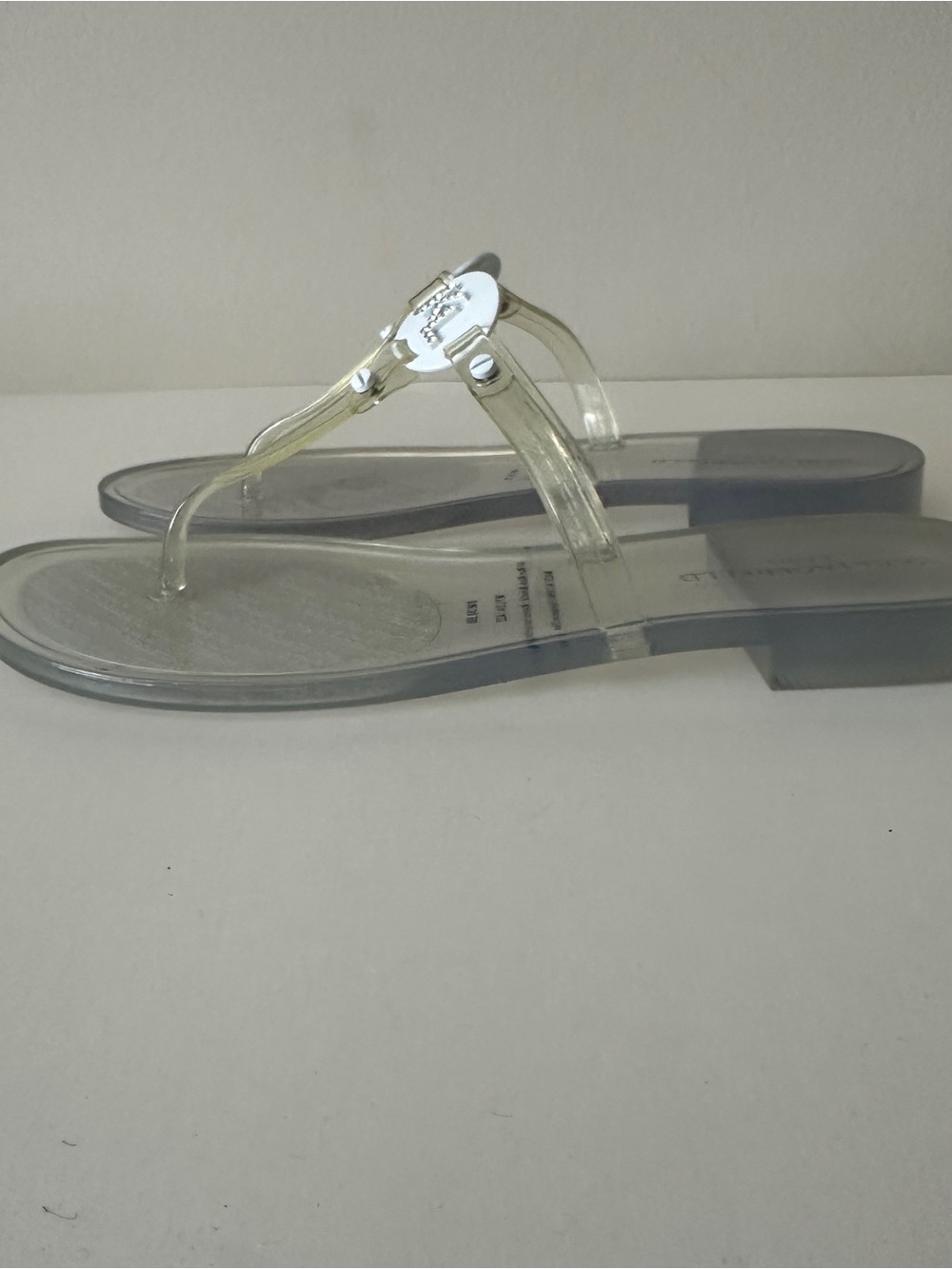 NEW Karl Legerfeld Paris Clear Wylda Thong Women's Sandals, Sz 8M
